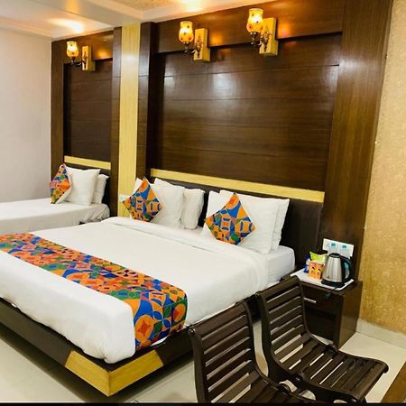 Capital O 6408 Hotel Delhi Heart New Delhi Exterior photo