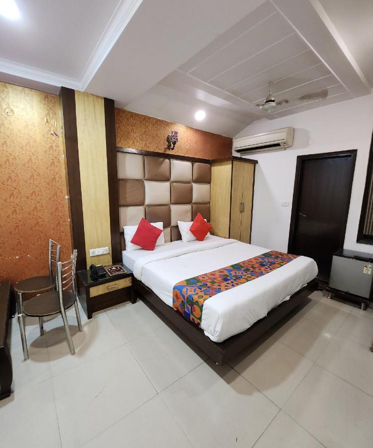 Capital O 6408 Hotel Delhi Heart New Delhi Exterior photo
