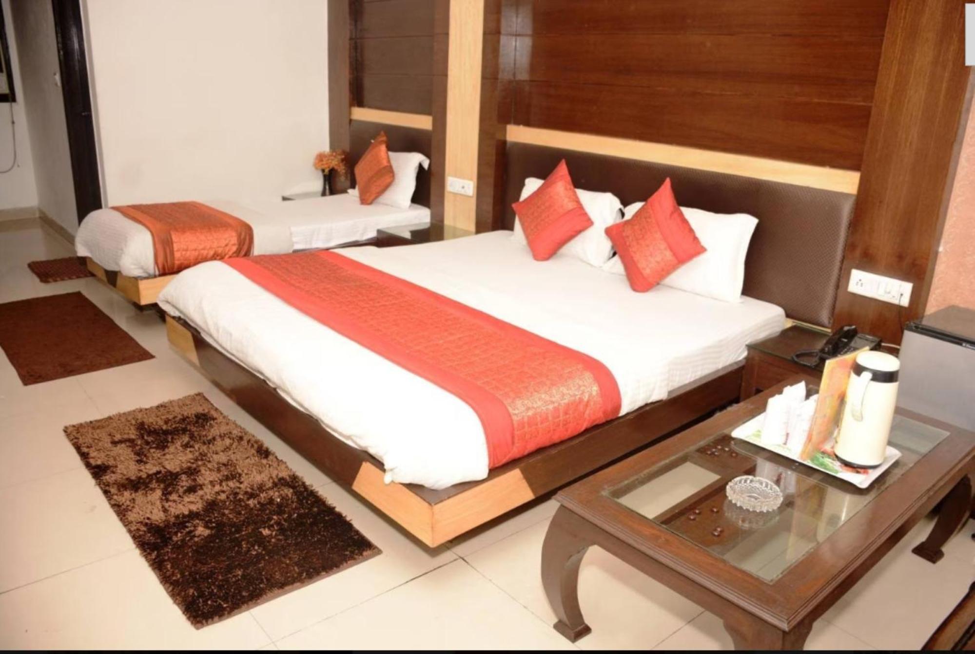 Capital O 6408 Hotel Delhi Heart New Delhi Exterior photo
