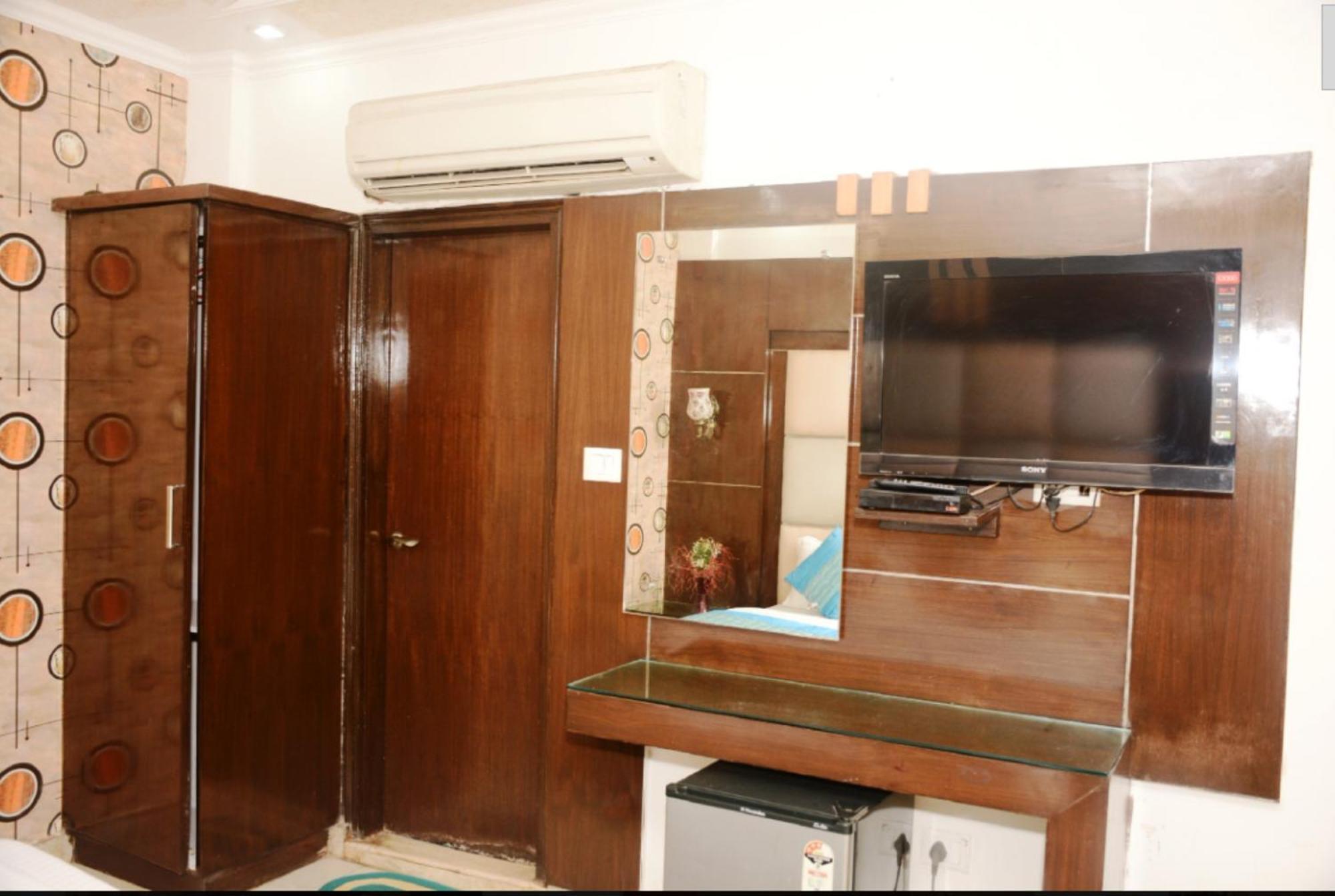 Capital O 6408 Hotel Delhi Heart New Delhi Exterior photo