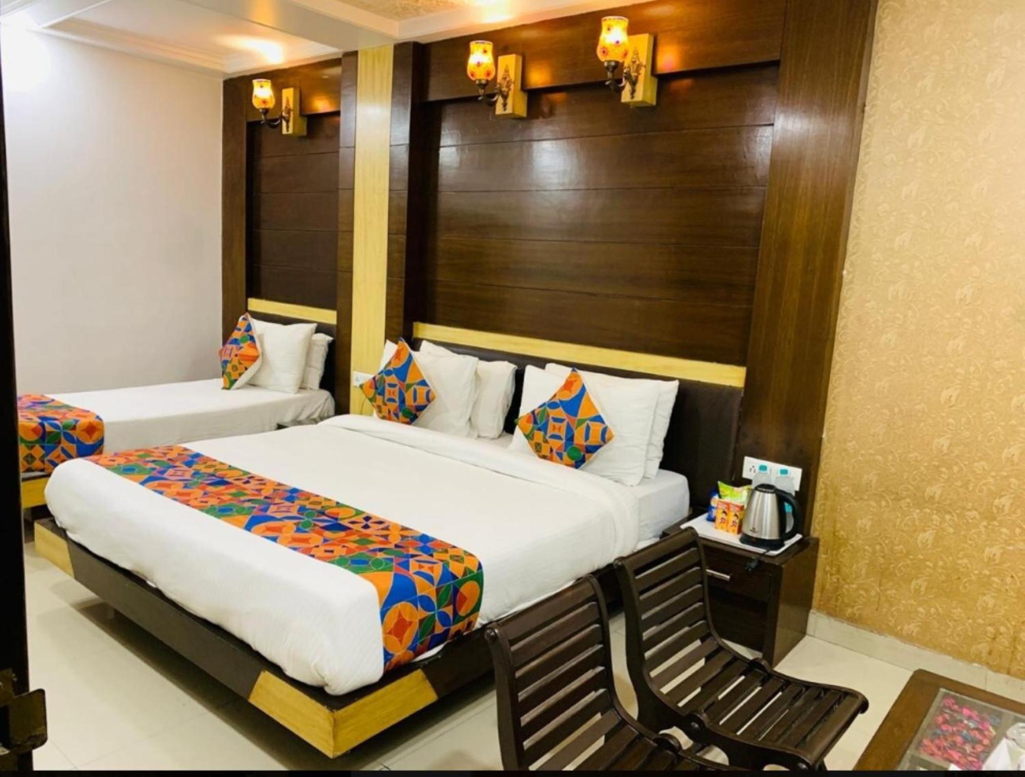 Capital O 6408 Hotel Delhi Heart New Delhi Exterior photo