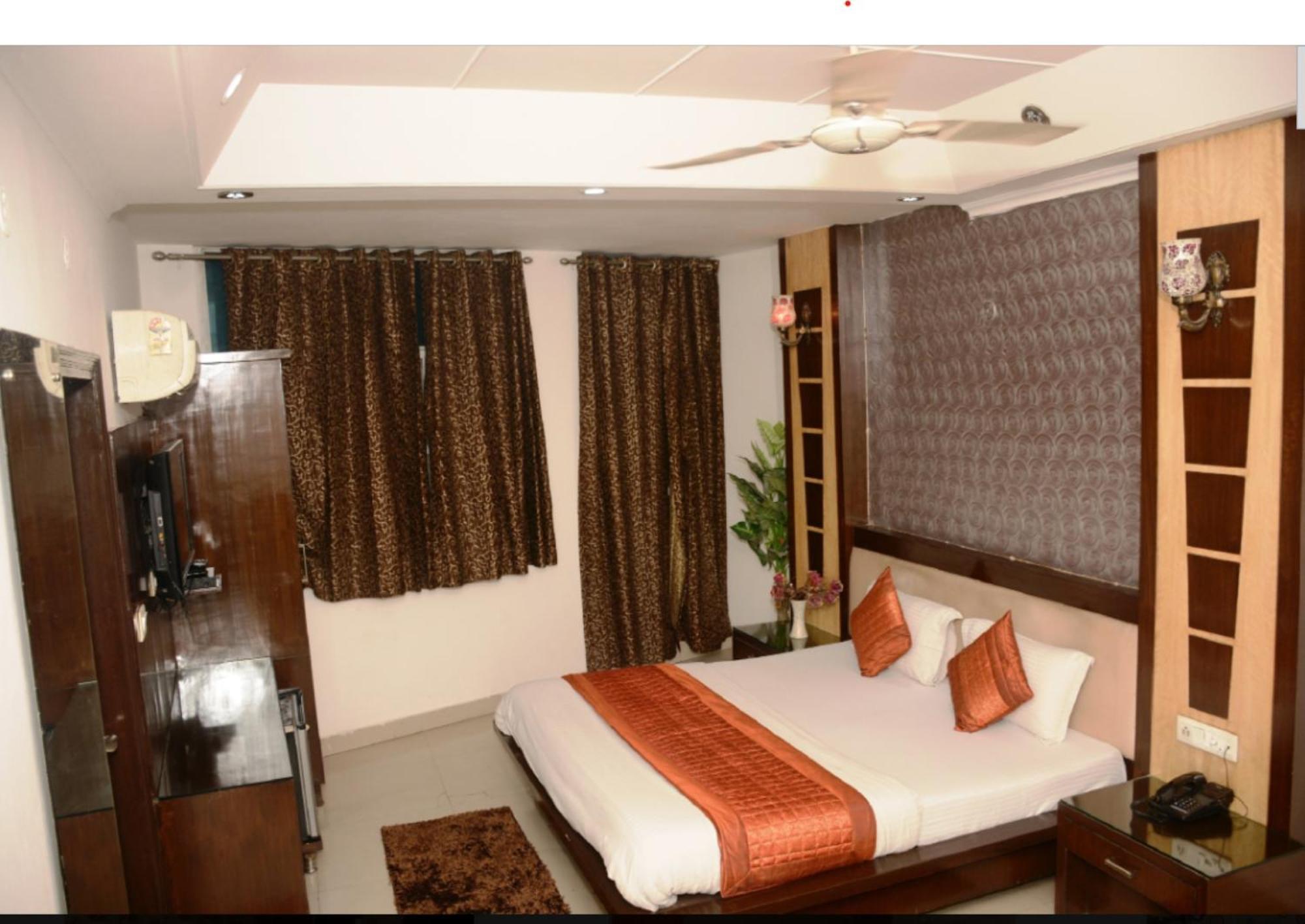 Capital O 6408 Hotel Delhi Heart New Delhi Exterior photo