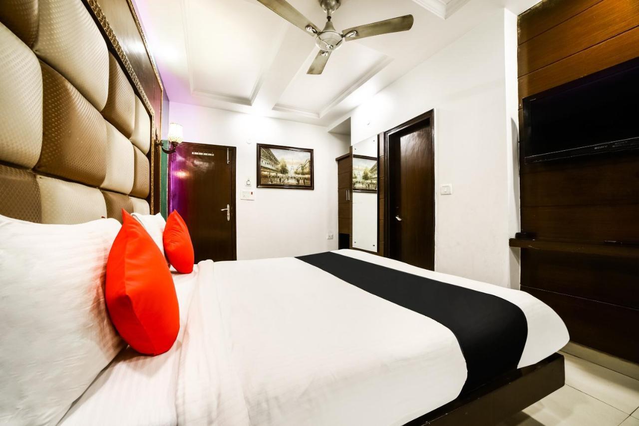 Capital O 6408 Hotel Delhi Heart New Delhi Room photo